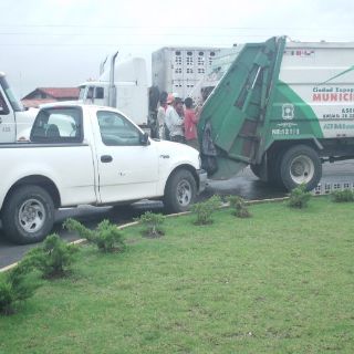 Limpian carretera a Colotlán