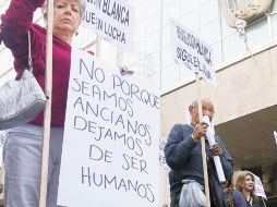 De aprobarse la resolución los pensionados y jubilados perderían hasta 60% de su pensión. EL UNIVERSAL  /