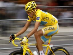Alberto Contador triunfa en el Tour de Francia 2010. AP  /