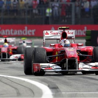 Ferrari sancionada por adelantamiento de Massa