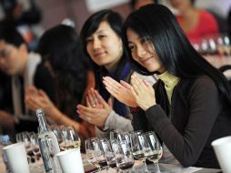 El final de la degustación de vinos. AFP  /