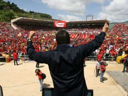 Hugo Chávez durante el acto del Partido Socialista Unido de Venezuela (PSUV), en el Estadio de la Rinconada, en Caracas. EFE  /