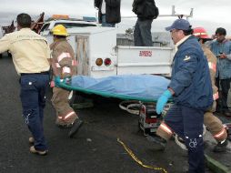 Personal de Protección Civil Jalisco acudió al lugar del accidente a prestar sus servicios. ARCHIVO  /