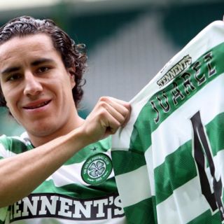 Celtic presenta a Efraín Juárez