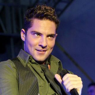 David Bisbal en campaña a favor de la mujer en El Salvador