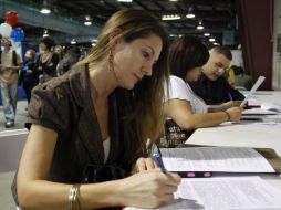 La creación de empleos es uno de los requisitos para la continuidad en el crecimiento, según el BM. AFP  /