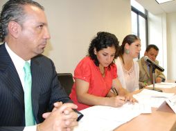 Rueda de prensa para dar a conocer la campaña de operaciones de cataratas gratis para personas de bajos recursos. ESPECIAL  /