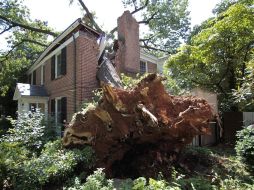 La tormenta del domingo dejó cuantiosos daños en Washington y sus suburbios. AP  /