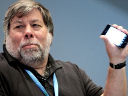 El fundador de Apple habló del presente y del futuro de la tecnología y defendió el último dispositivo de Apple.  EFE  /