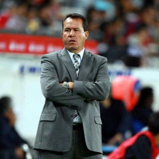 Molesta a Herrera designación de Flores en el Tri