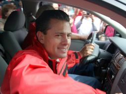 Personajes como Andrés Manuel López Obrador ven a Enrique Peña Nieto como el candidato a vencer en 2012. NTX  /