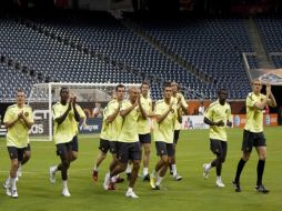 La llegada del 'Chicharito' al manchester se dio luego de los consejos de sus compañeros de Selección. AP  /