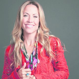 Sheryl Crow recorre el camino del folk