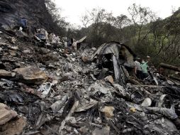 Rescatistas y voluntarios buscan sobrevivientes en las colinas de Margala, un parque natural para los habitantes de Islamabad. AP  /