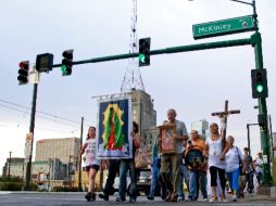 Mientras Brewer prepara apelación, activistas e inmigrantes realizan marchas pacíficas en las calles de Arizona. EFE  /