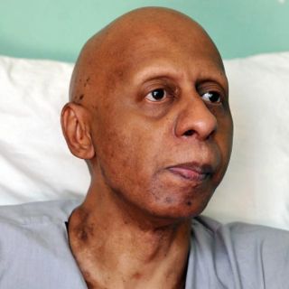 Luego de cuatro meses en huelga de hambre, Fariñas vuelve a su casa