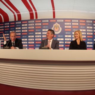 Inauguran la sala de prensa del Estadio Chivas