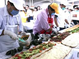 Las teleras fueron rellenadas con jamón, milanesa, pierna, salchicha, carnitas y camarón, entre otros ingredientes. EL UNIVERSAL  /