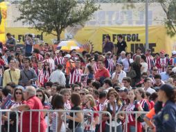 Así se ve el nuevo estadio de las Chivas horas antes de su inauguración. S. NUÑEZ  /