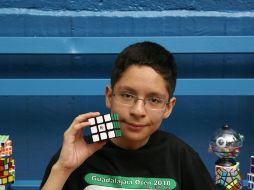 Jorge Leonardo aspira ser el campeón mundial de Cubo Rubik en 2011. N. GUTIÉRREZ  /