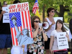 Habitantes de Nueva York protestan contra la posible construcción de una mezquita en la 'Zona Cero'. REUTERS  /