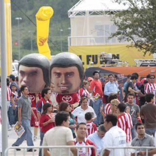Chivas vs. Manchester United en voz de Ernesto López Mota