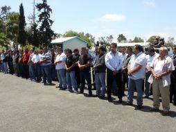 Presentan a 62 policías detenidos por parte del ejército mexicano por tener  supuestos nexos con el narcotráfico. NTX  /