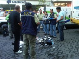 Camilleros del Semefo acudieron al sitio para levantar el cuerpo de la víctima 38 del transporte público. O RUVALCABA  /