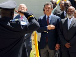 René Préval, junto a su homólogo dominicano, Leonel Fernández. AP  /