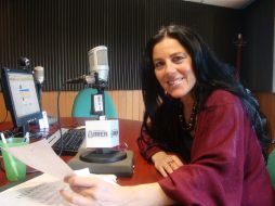 La escritora y columnista del IMER, cuenta con una larga trayectoria en la creación de ensayos sobre arte y violencia. ESPECIAL  /