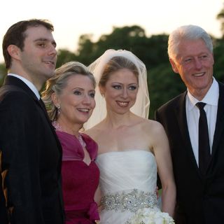 Hija de los Clinton se casa con banquero