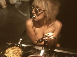 Esta es la imagen donde Gaga muestra que también sabe cocinar. TWITTER  /