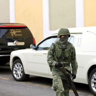 Ponen candados para entregar el cuerpo