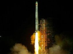 El satélite salió rumbo al espacio desde la base aeroespacial de Xichang. ESPECIAL  /