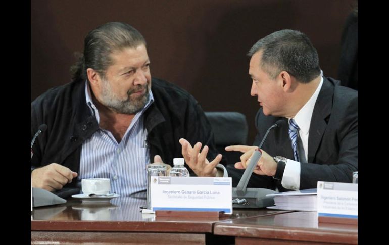 Eduardo Joaquín Gallo, dialoga con Genaro García Luna, secretario de Seguridad Pública Federal, en el Diálogo por la Seguridad. NTX  /