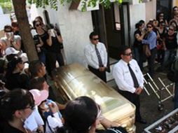 Este martes se realizó la sepultura de 'Nacho' Coronel en un panteón de Sinaloa. EL UNIVERSAL  /