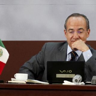 Piden cautela a Calderón en debate sobre drogas