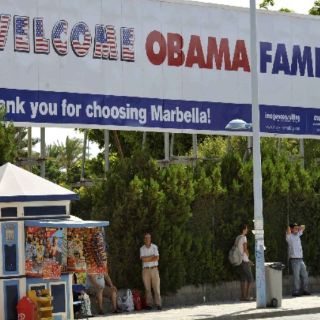 Las Obama inician vacación en España