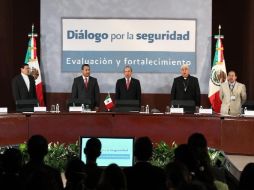 Durante la última sesión de Diálogos por la Seguridad, Calderón se reunió con algunos representantes de organizaciones religiosas. NTX  /