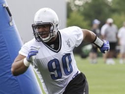 Ndamukong Suh estará con Leones de Detroit las siguientes cinco temporadas. AP  /