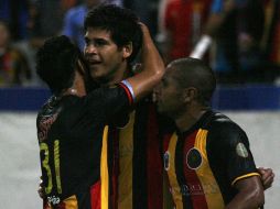Leones Negros celebrando uno de los goles contra Guerreros en la fecha cuatro. M. FREYRIA  /