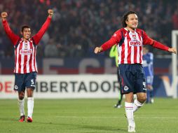 Patricio Araujo y Héctor Reynoso festejan el pase a la Final de la Libertadores. MEXSPORT  /