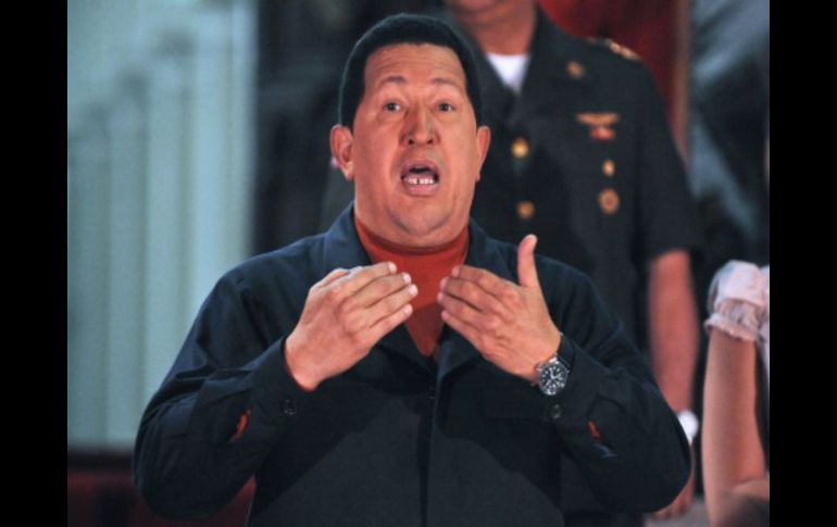 Chávez alabó los esfuerzos que Kirchner realizó como presidente para 'sacar a Argentina del foso'. AFP  /