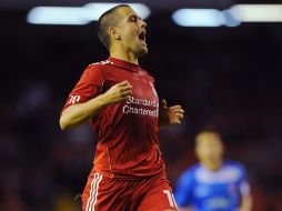 Joe Cole, el nuevo refuerzo red, dio el pase del primer gol para Liverpool. GETTY IMAGES SPORT  /