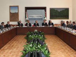 El Presidente Calderón se reunió ayer con directivos de medios de comunicación para revisar las condiciones de seguridad. NTX  /