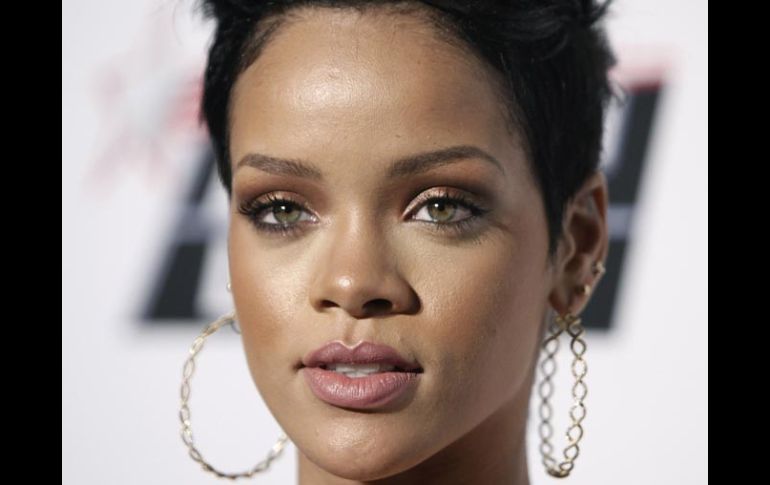 Rihanna, de 22 años, no estaba disponible para hacer comentarios al respecto de la canción. AP  /