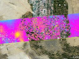 La imagen muestra una franja de 87 por 20 kilómetros sobrepuesta sobre un mapa de la zona de Google Earth. NASA  /