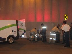 La víctimas fue levantada por camilleros del Semefo y llamado a la morgue hasta que fue reclamando por sus familiares. O. RUVALCABA  /