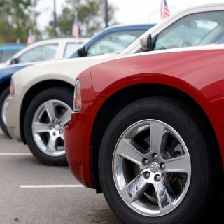 Chrysler aumenta ventas, pero no en consumidores