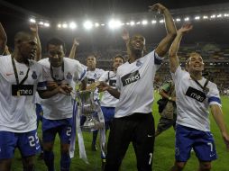 El equipo de Porto celebra la obtención de la Supercopa de Portugal. AFP  /